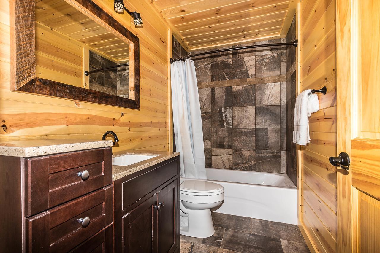 Hocking Hills Cabins & Resort Foxfire Логан Экстерьер фото